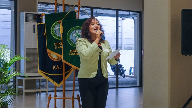 MC yang bersemangatPAKAI